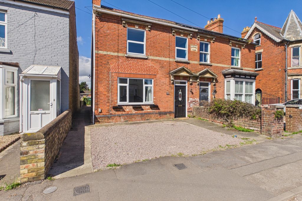 Property photo 1 of 28 Ewemove Spalding - Winsover Road - Front Of House