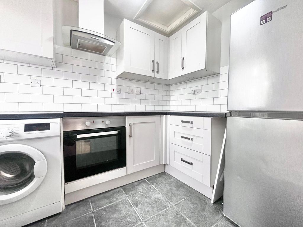 Property photo 3 of 7 Picture No. 05