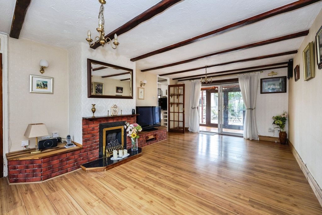 Property photo 3 of 23