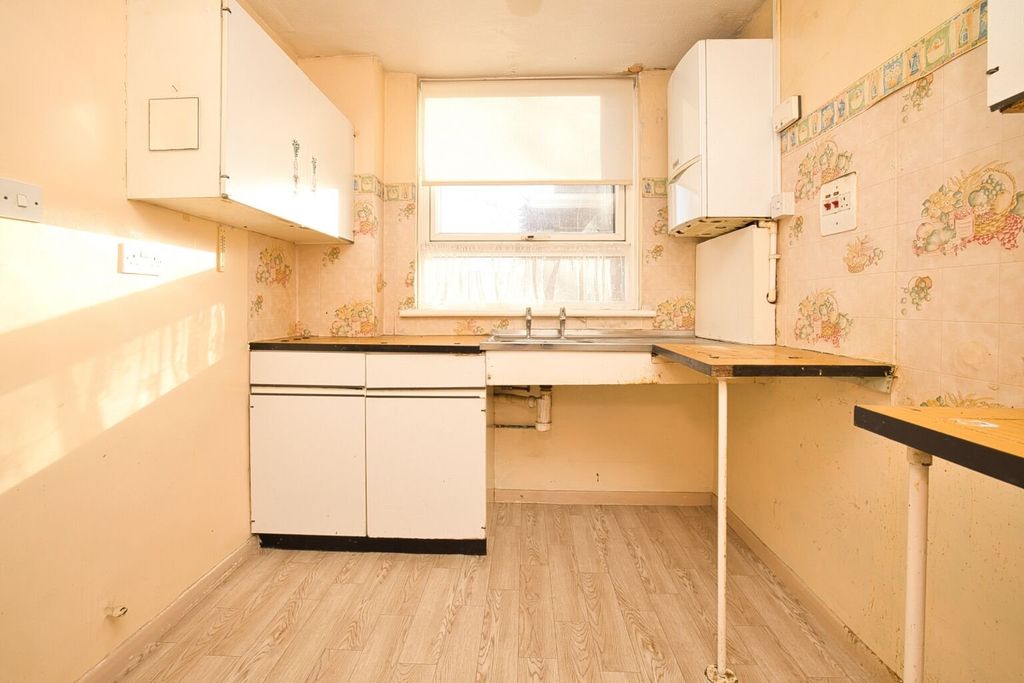 Property photo 3 of 11 Picture 3