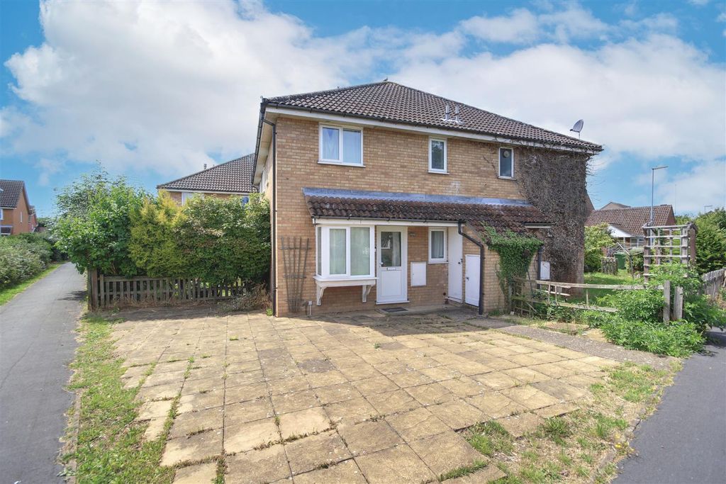 Property photo 1 of 7 40 Bure.Jpg
