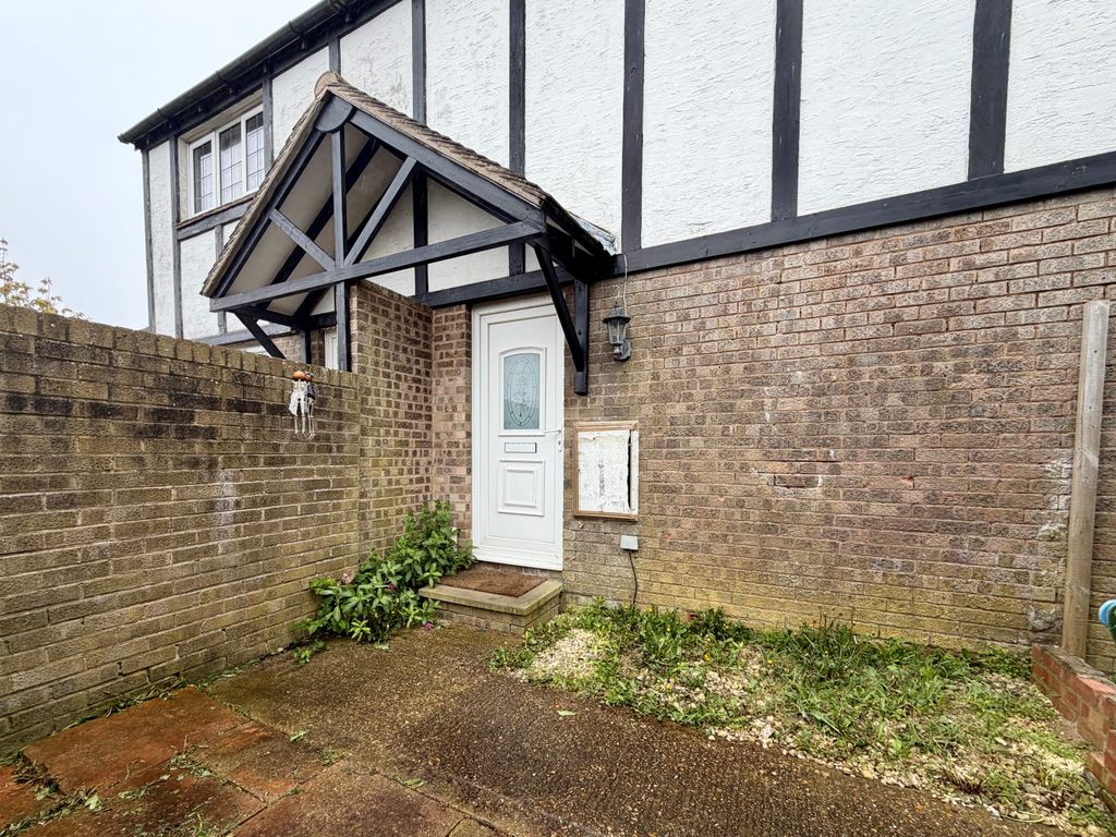 Property photo 2 of 6