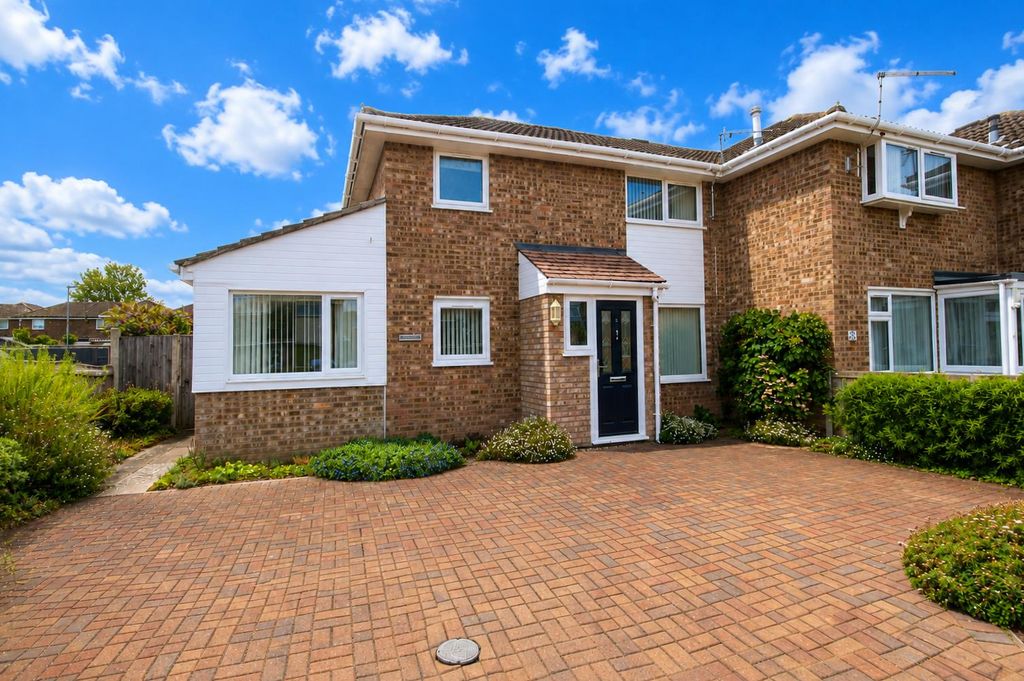 Property photo 1 of 18 0d2Cf0A1-6Bbd-49Ed-A388-B95c3d4Bdaa3.Png
