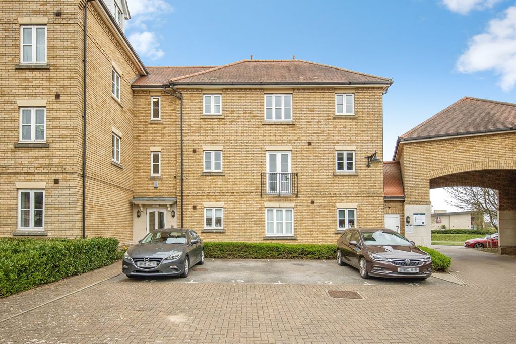 Property photo 1 of 12