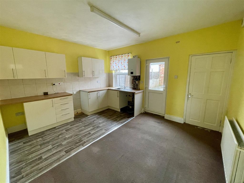 Property photo 3 of 9 Kitchen/Diner