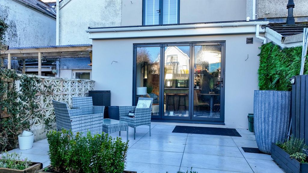 Property photo 2 of 33 Photo 2-971.Jpg