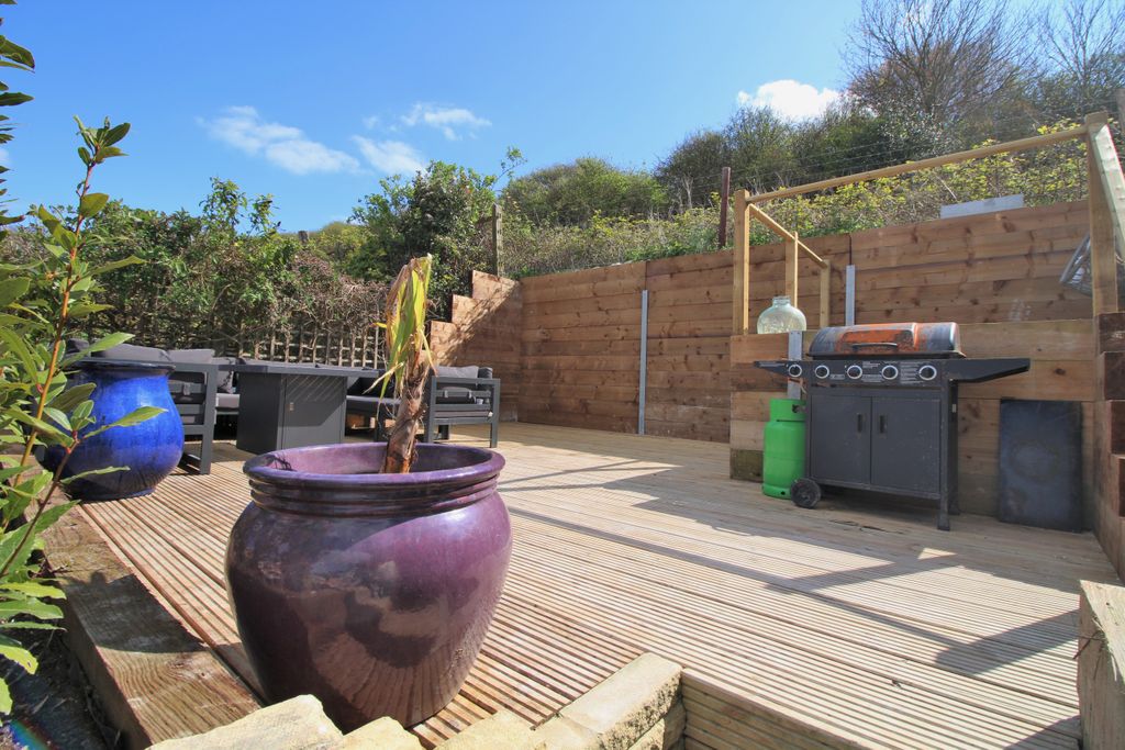 Property photo 3 of 34 39