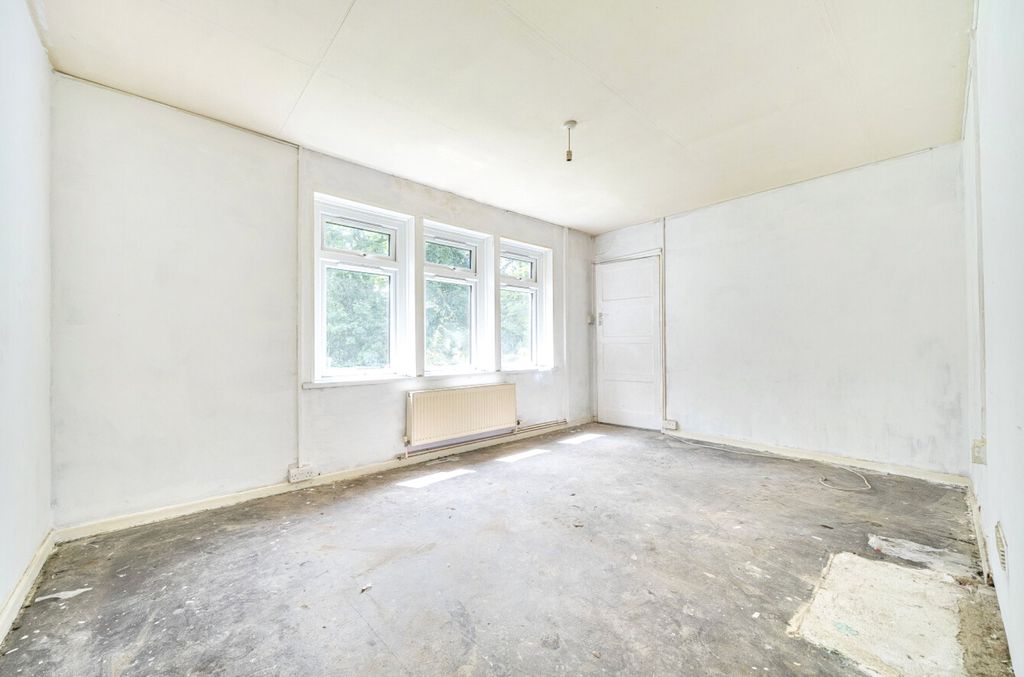 Property photo 2 of 16 2 - Picture No. 05