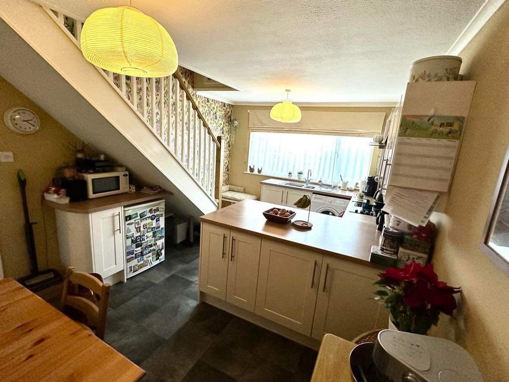 Property photo 3 of 47 Tiverton, Seddons