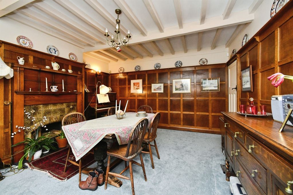 Property photo 3 of 34