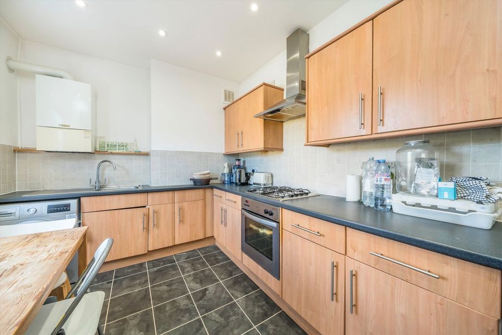 Property photo 3 of 5