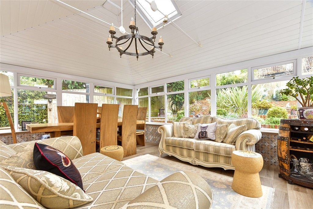 Property photo 1 of 26 Lounge/ Living Area