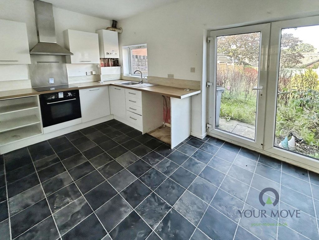 Property photo 3 of 9 Dining Kitchen