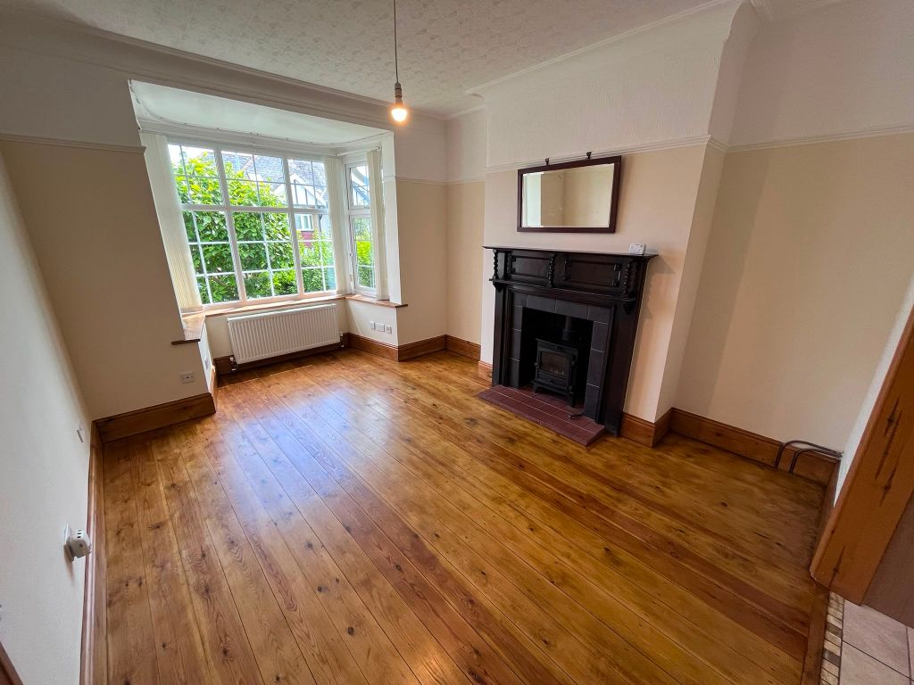 Property photo 3 of 14 Dining Room