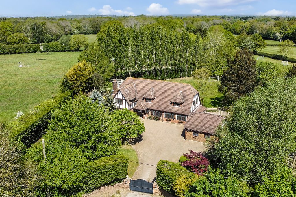 Property photo 1 of 28