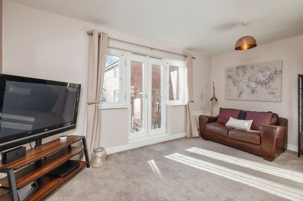 Property photo 2 of 19