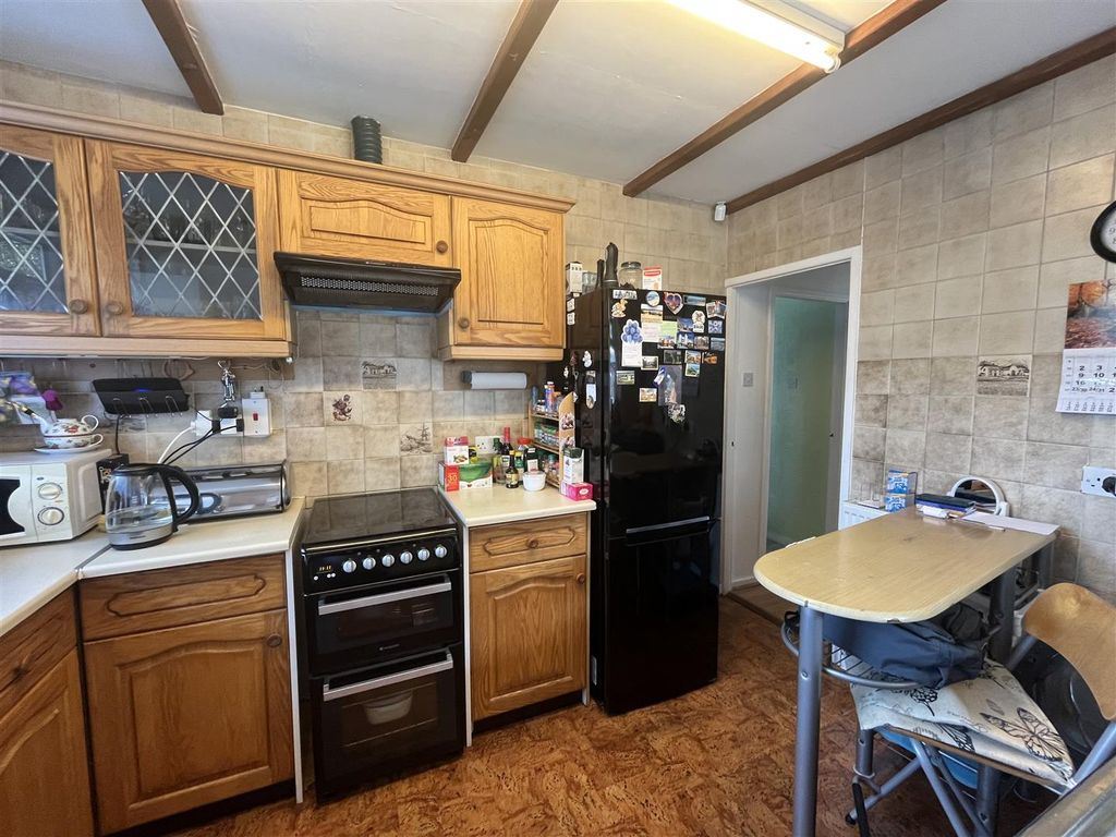 Property photo 3 of 15 Kitchen