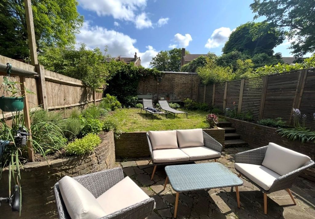 Property photo 2 of 7