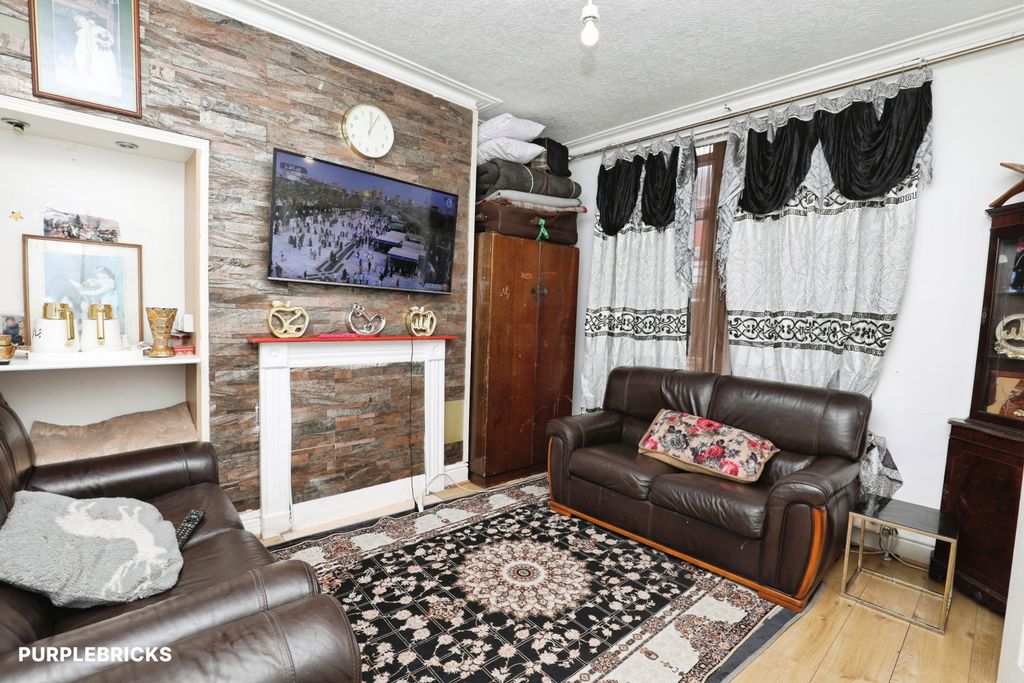 Property photo 3 of 20