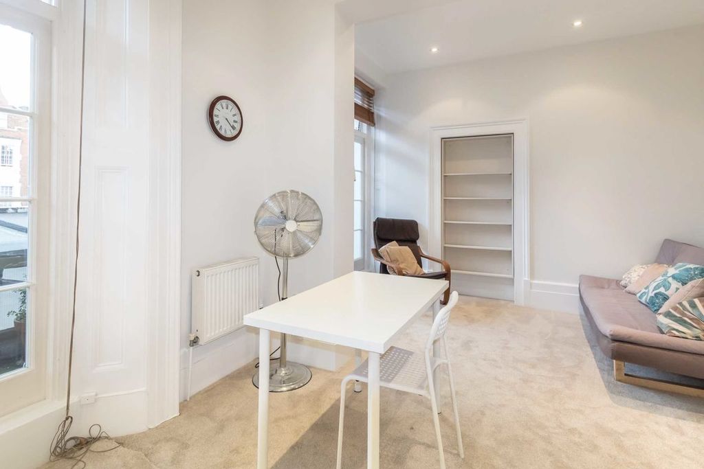 Property photo 3 of 4