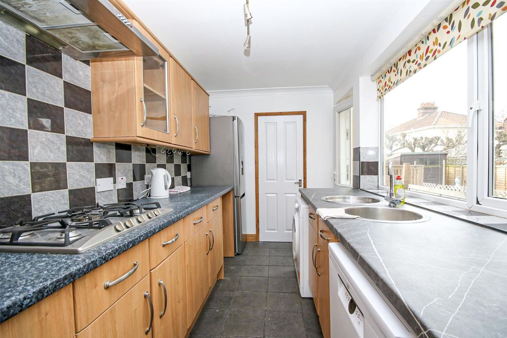 Property photo 3 of 17 13-Img_0926.Jpg