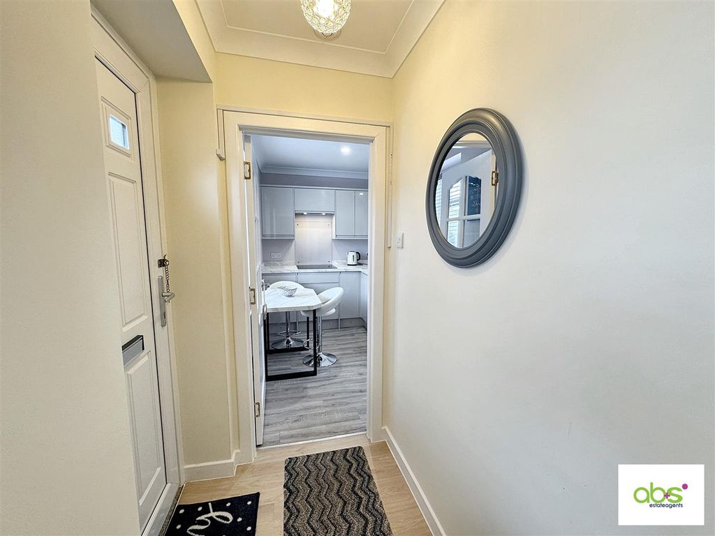 Property photo 2 of 20 Entrance Hall.Jpg