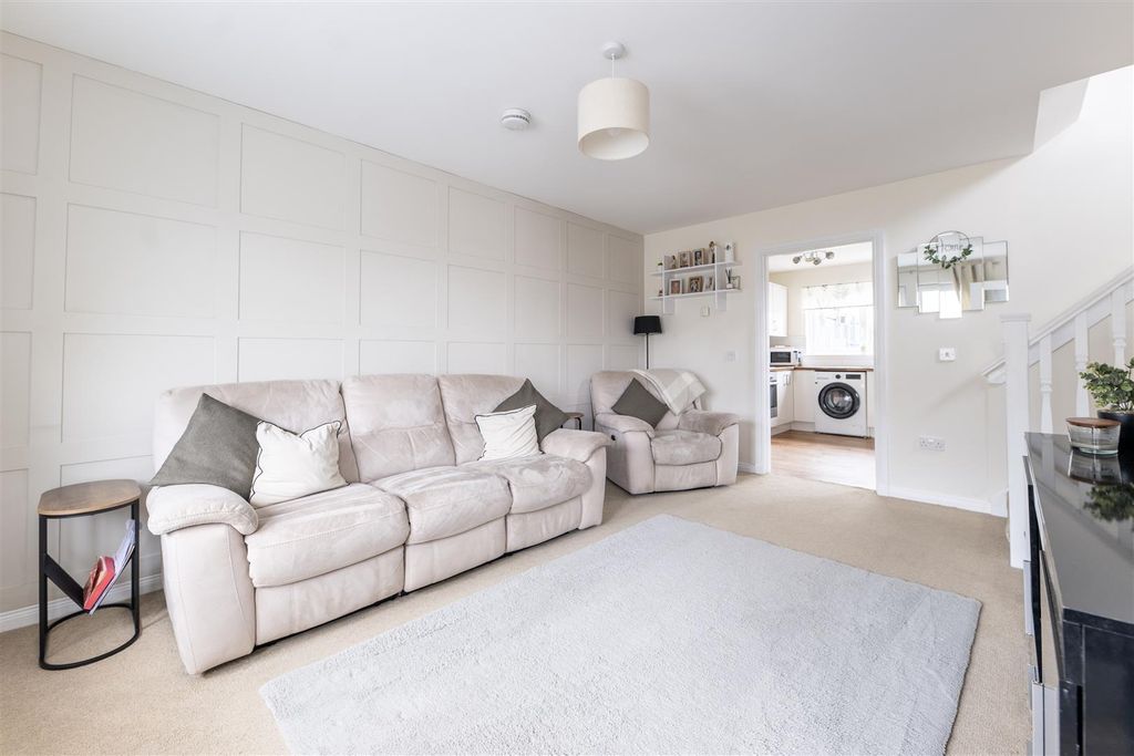 Property photo 2 of 19 Chestnut Way0006.Jpg