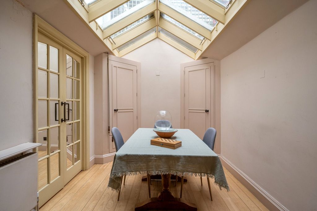 Property photo 3 of 11 Dining Space