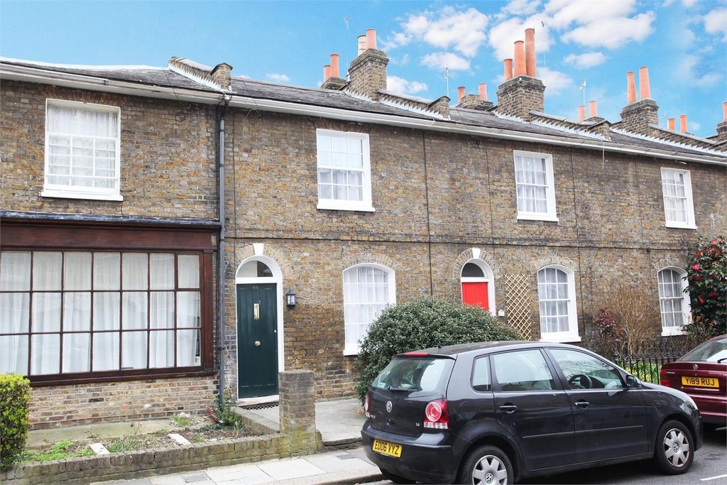 Property photo 1 of 8