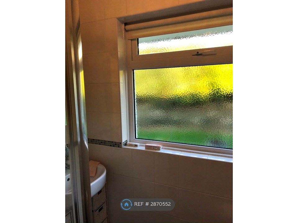 Property photo 3 of 15 Bathroom