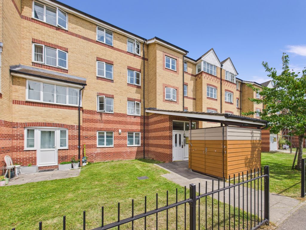 Property photo 1 of 7 Cam01354G0-Pr0545-Still009