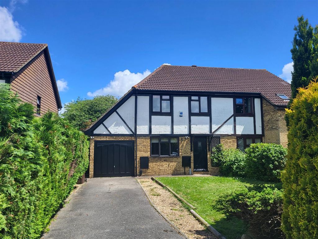 Property photo 1 of 12