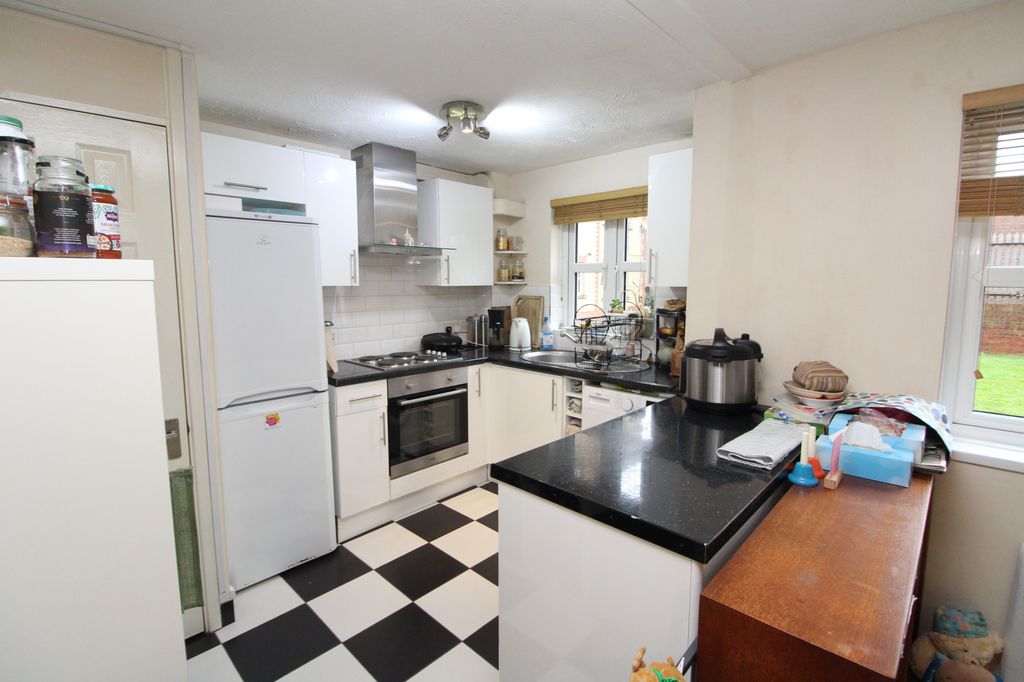 Property photo 2 of 8