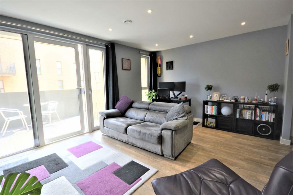 Property photo 2 of 9