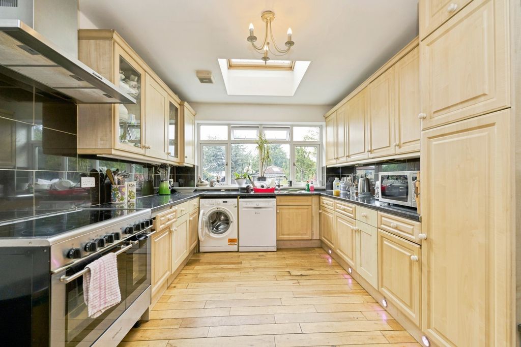 Property photo 3 of 17 Photo