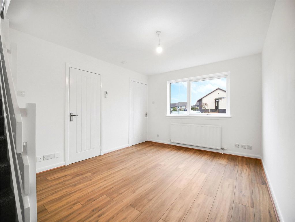 Property photo 2 of 18 Living Room