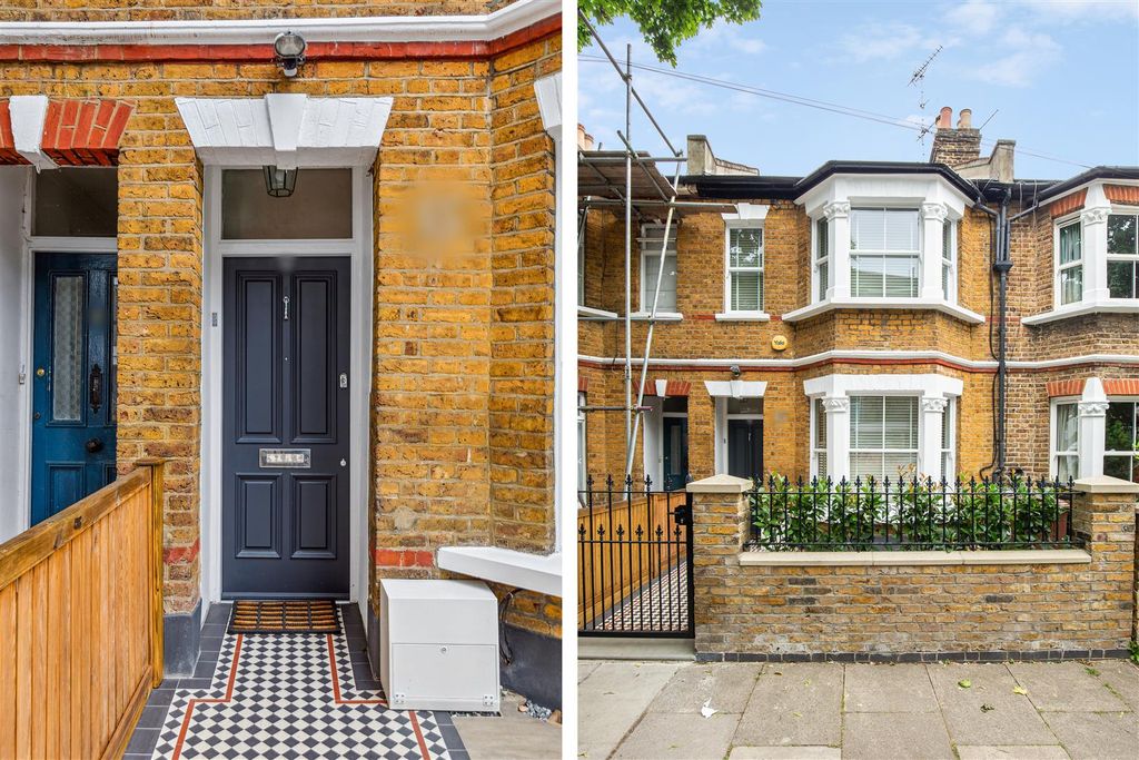 Property photo 2 of 14 Fraser Street, W4 - For Sale