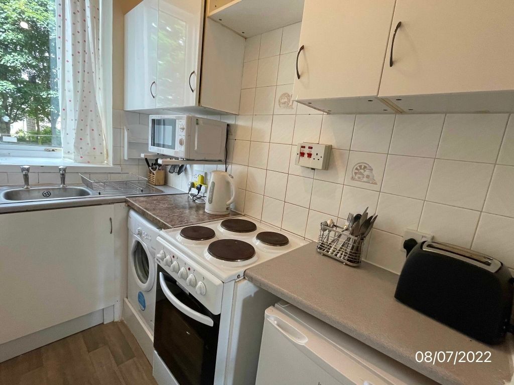 Property photo 2 of 6 Kitchen