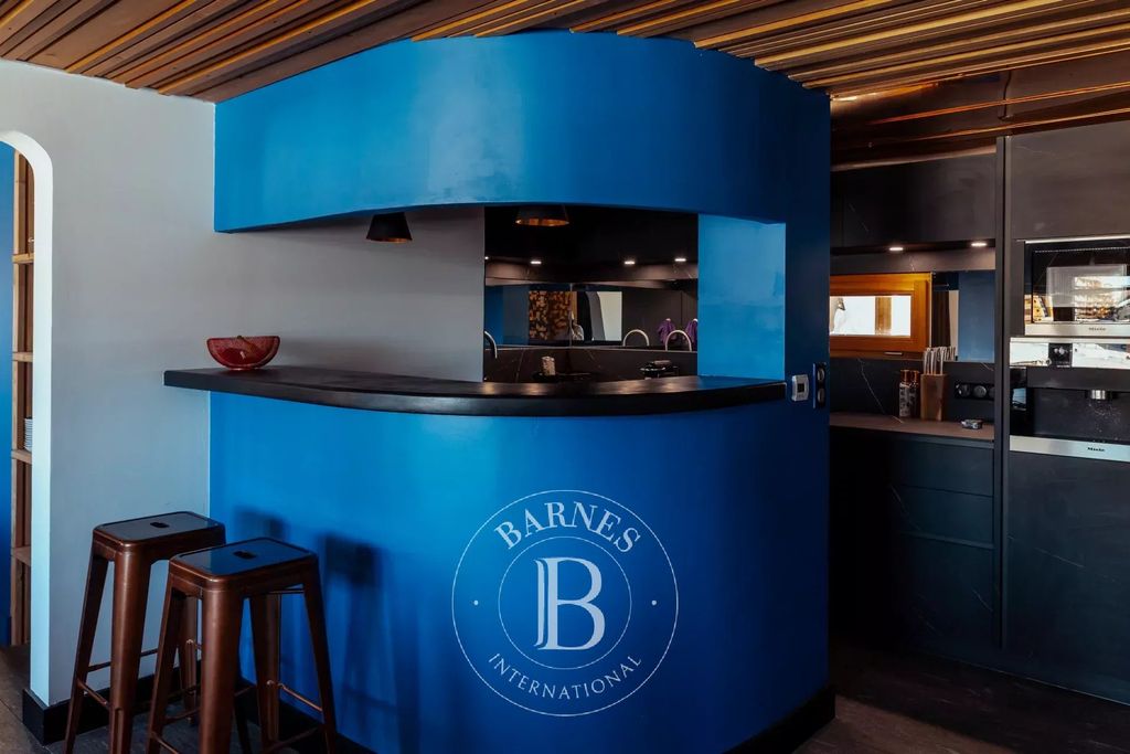 Property photo 3 of 27