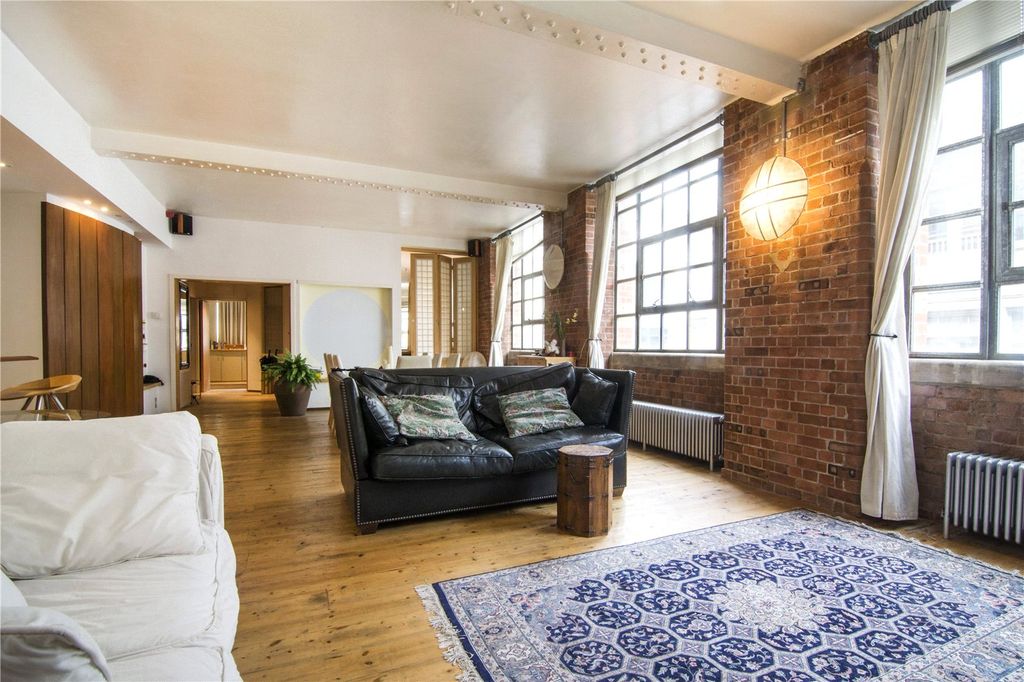 Property photo 3 of 16 Reception View 3