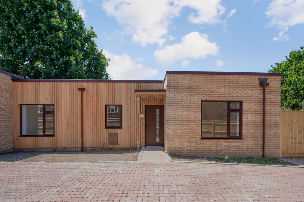 Property photo 1 of 17 Picture No. 01