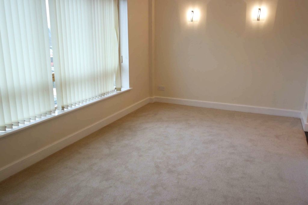 Property photo 3 of 9 4861822