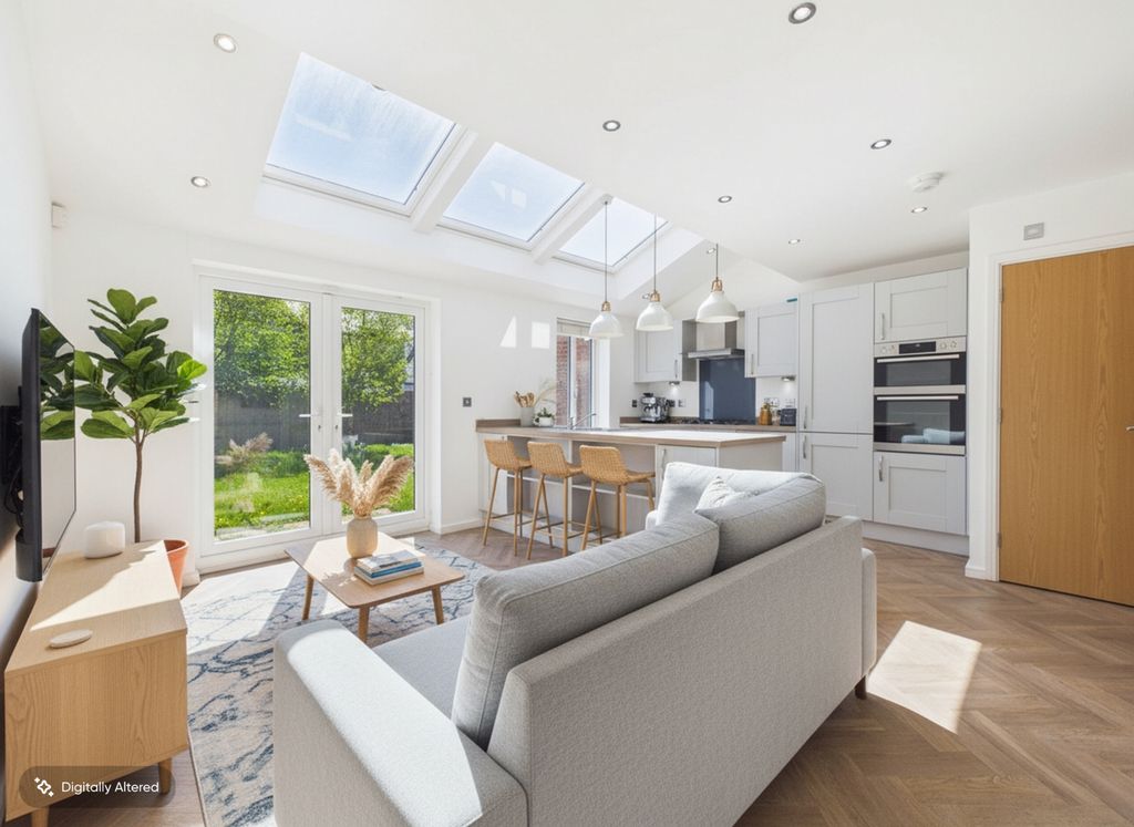 Property photo 2 of 32 Photo 3