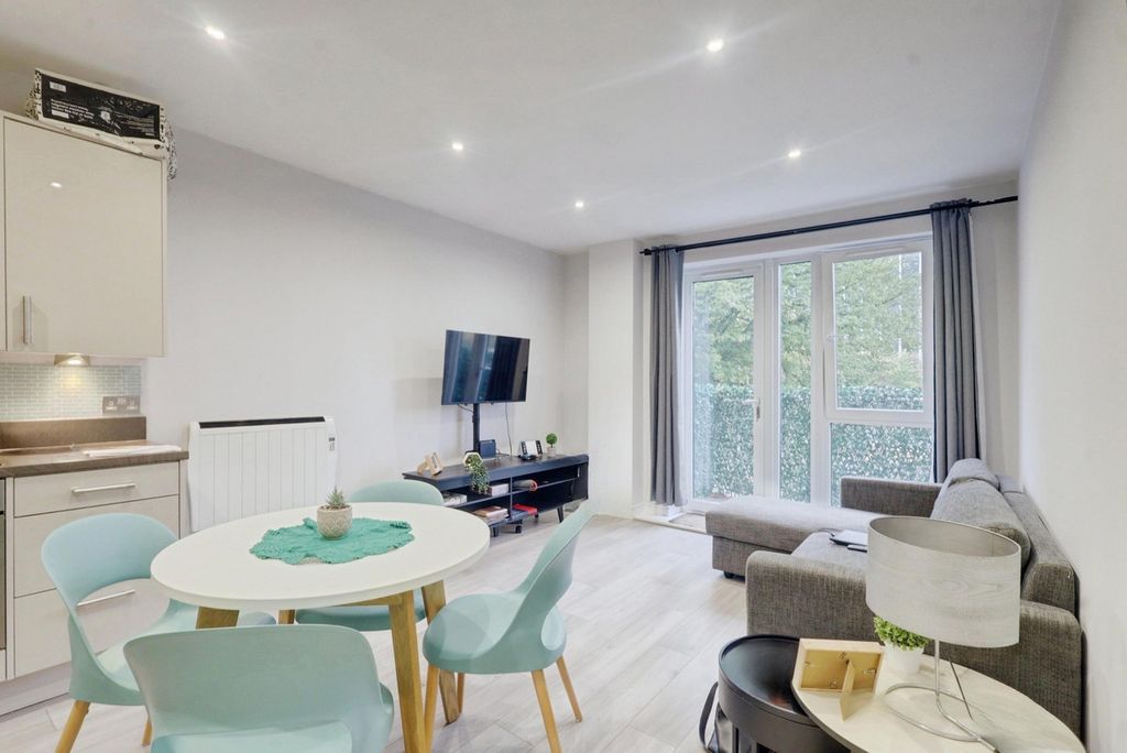 Property photo 2 of 10