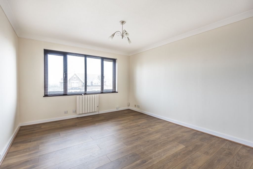 Property photo 2 of 8 556993 (2)