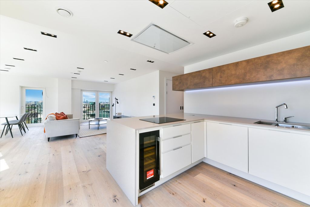 Property photo 2 of 7 Image