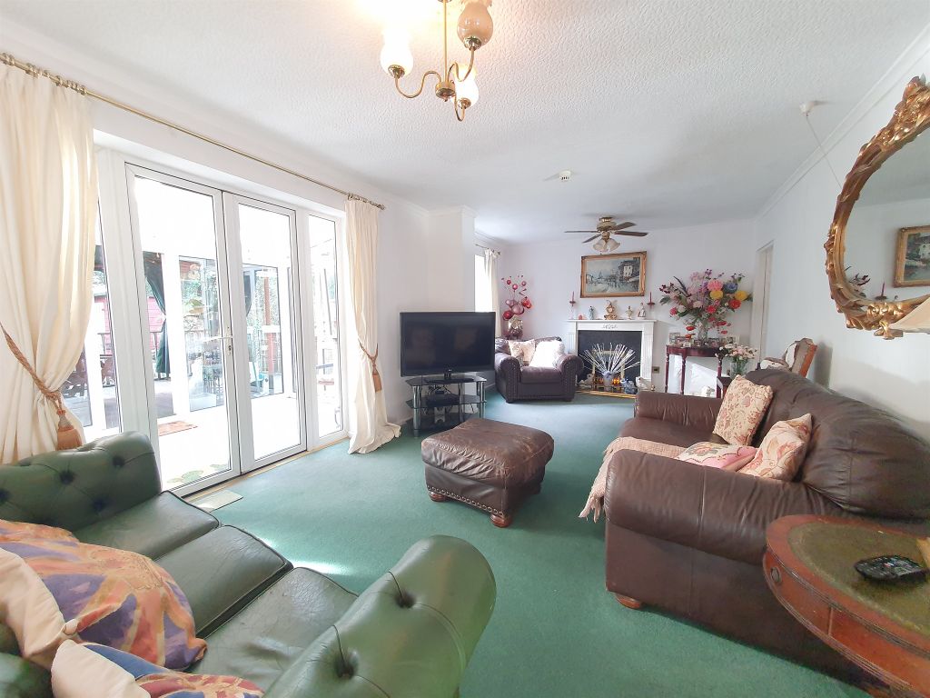 Property photo 3 of 19