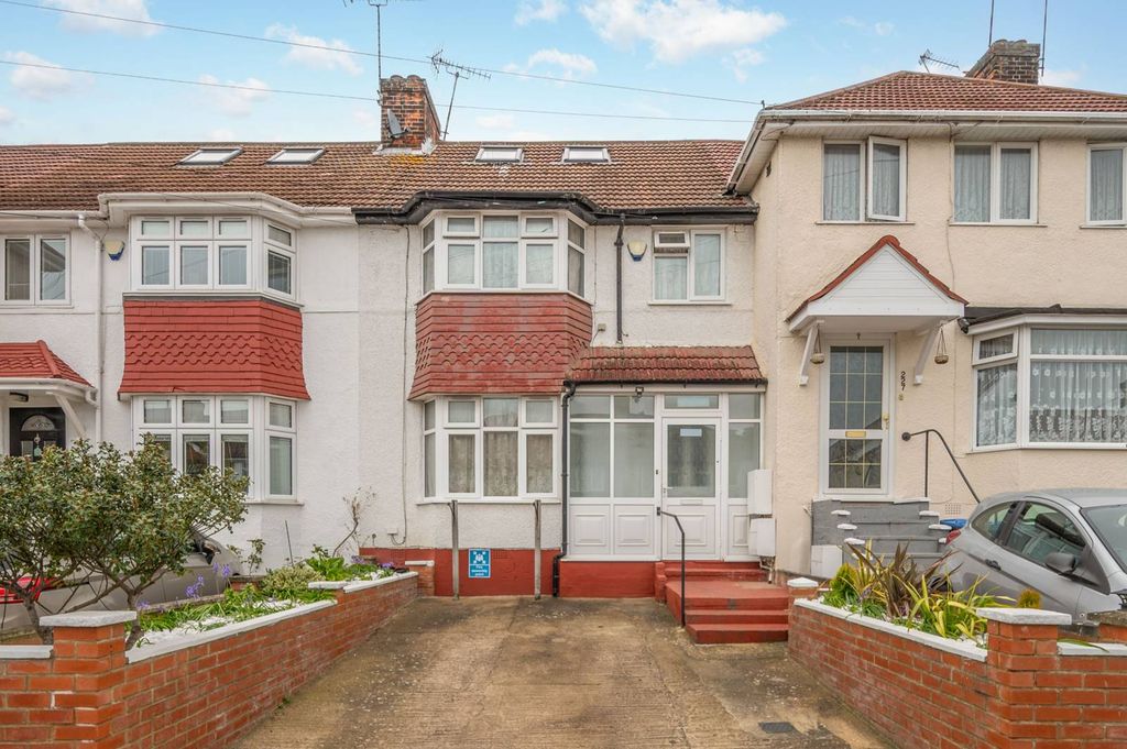 Property photo 2 of 12