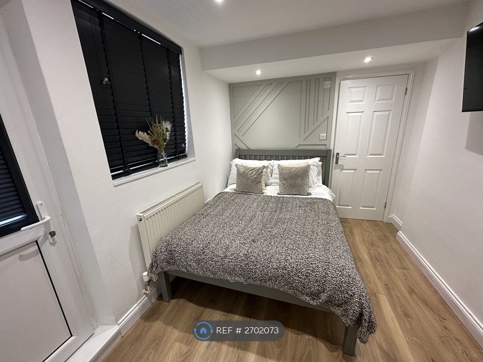 Property photo 1 of 6 Room 2