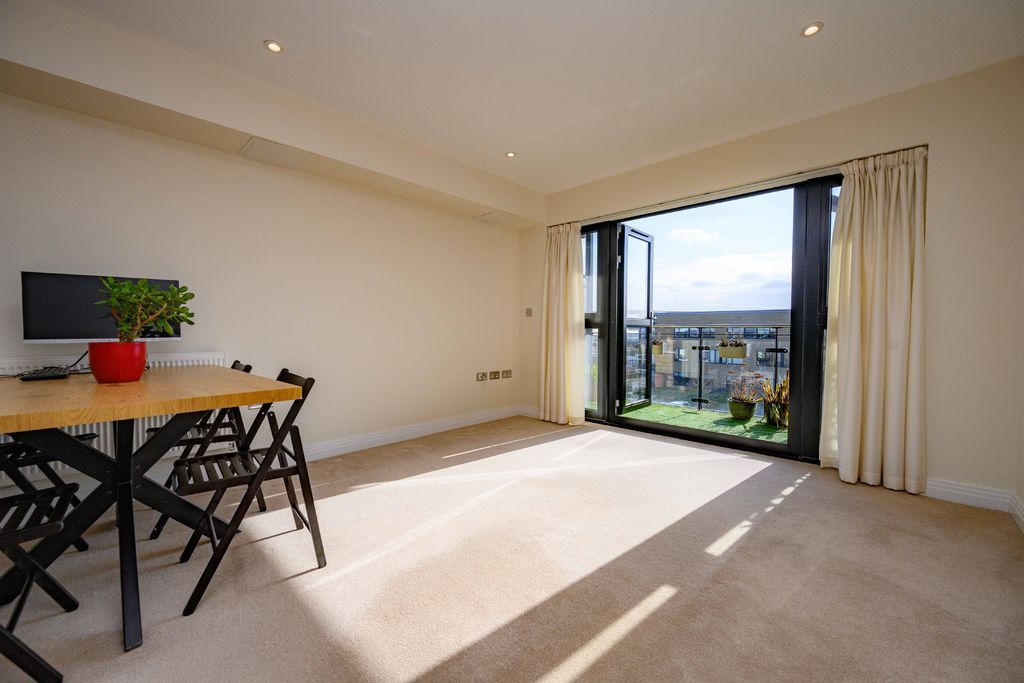 Property photo 1 of 16 Living Room